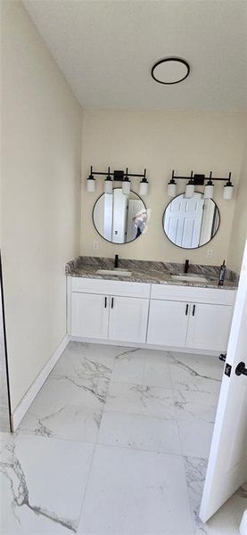 master bath double fanity granite counter top