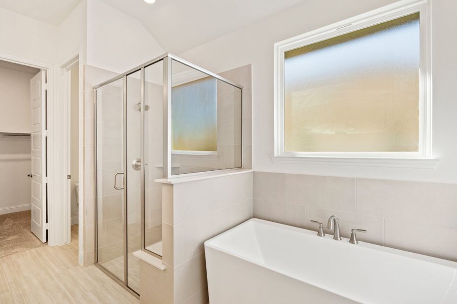 Furnished interior view inside a new home in Myrtle Creek, Waxahachie (Image 14).