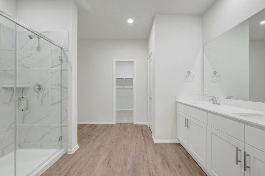Owner's Bathroom Owner's Bathroom