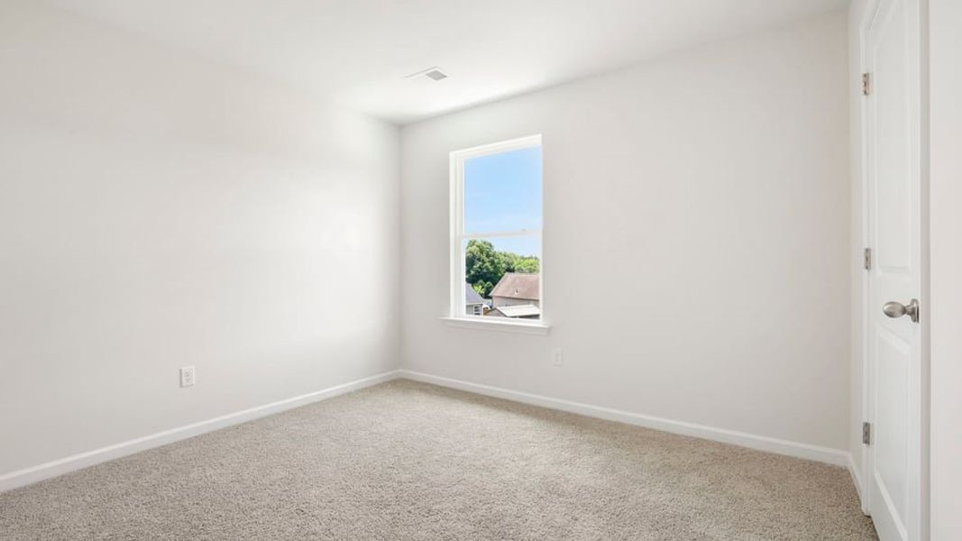 Spacious, unfurnished interior of a new home in Palmetto Valley, Anderson (Image 32).