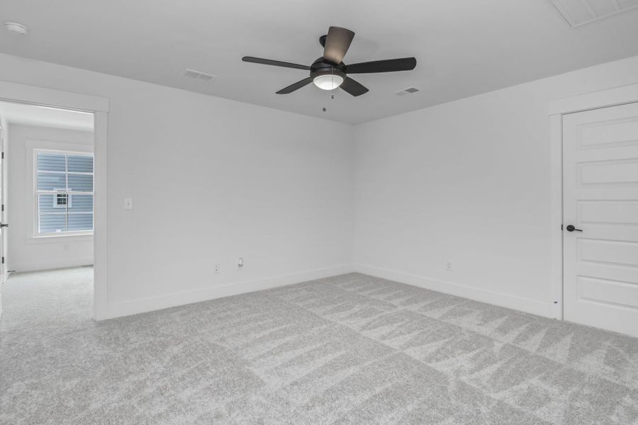 Spacious, unfurnished interior of a new home in Clubside Reserve at Summerlake, Lexington (Image 37). Spacious, unfurnished interior of a new home in Clubside Reserve at Summerlake, Lexington (Image 37).