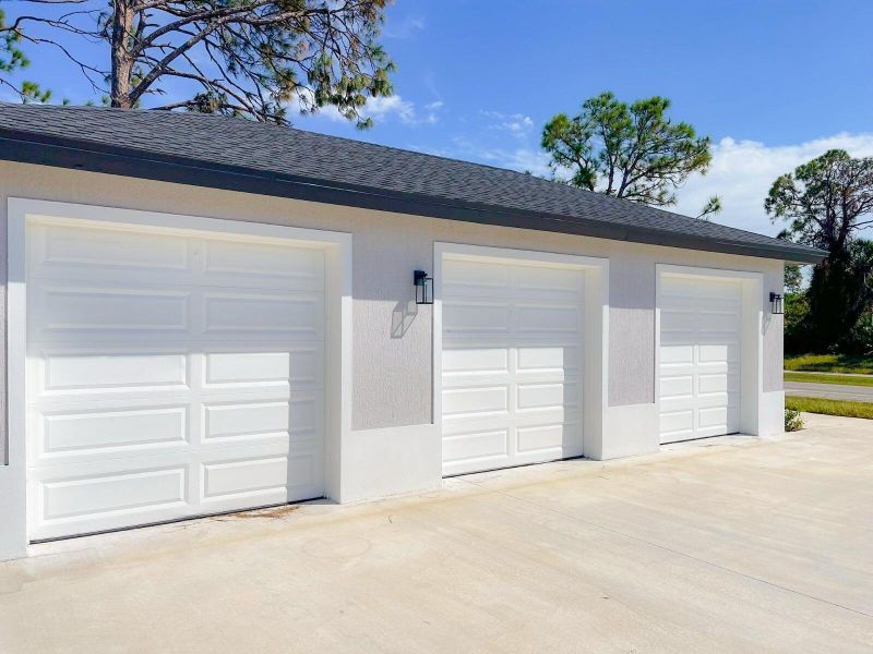 Exterior details and patio area of a home in , Rotonda West (Image 3).