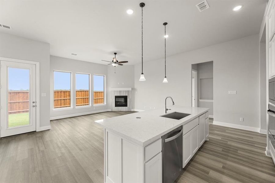 13. 3231 Tobias - Kitchen (3) 13. 3231 Tobias - Kitchen (3)