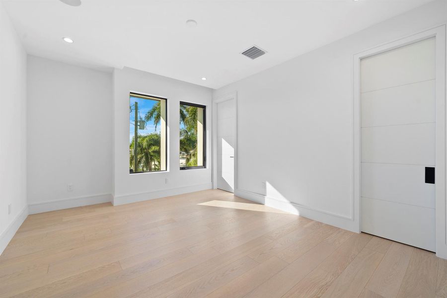 Spacious, unfurnished interior of a new home in , Pompano Beach (Image 25). Spacious, unfurnished interior of a new home in , Pompano Beach (Image 25).