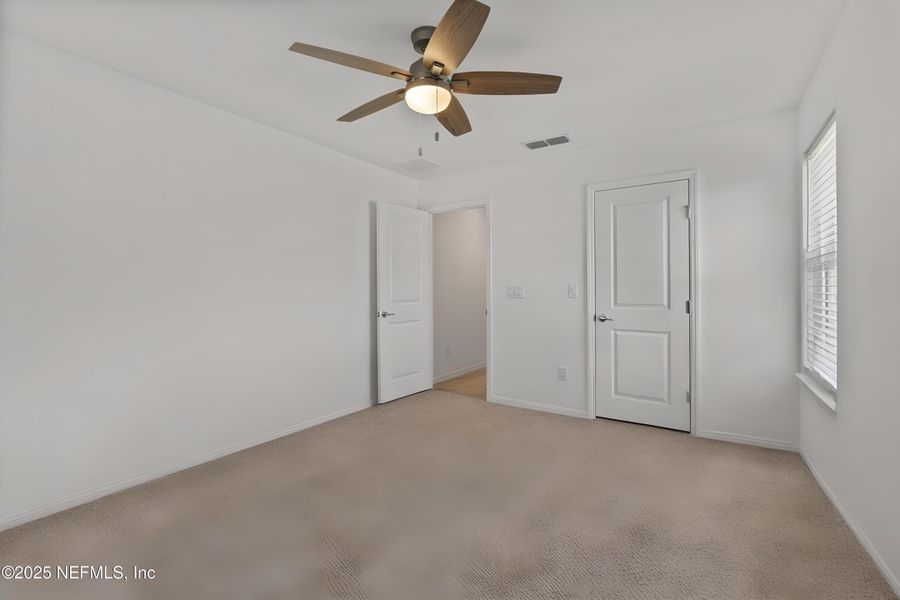 Spacious, unfurnished interior of a new home in Bradley Pond, Jacksonville (Image 25).