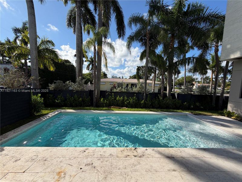 Exterior details and patio area of a home in , Hollywood (Image 32).