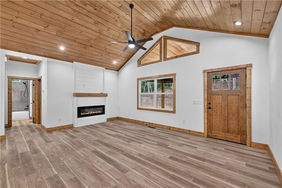 Spacious, unfurnished interior of a new home in , Ellijay (Image 19).
