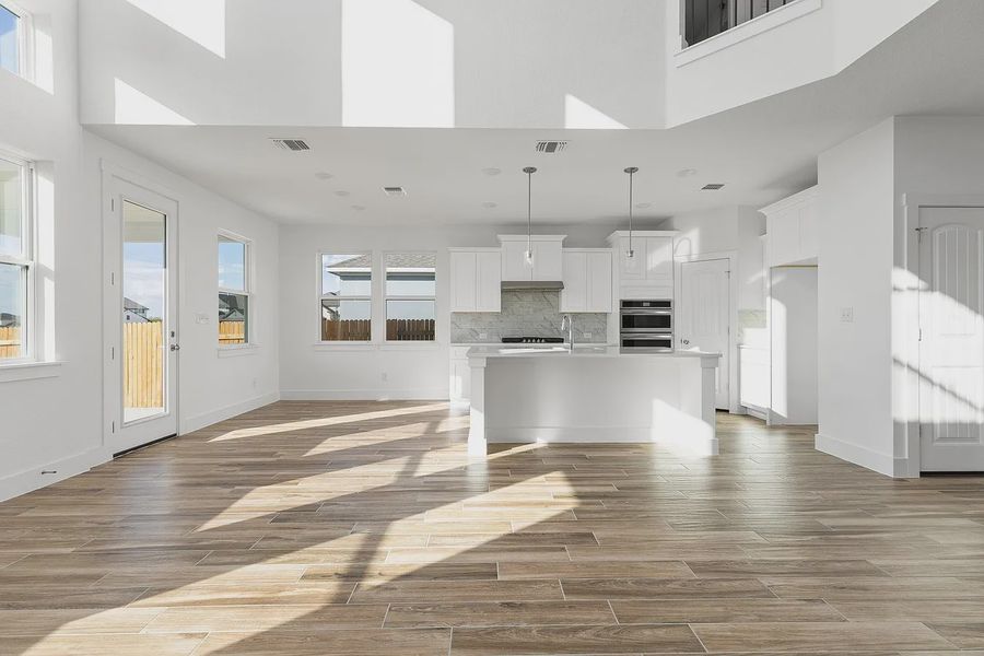 Spacious, unfurnished interior of a new home in Enclave at Cele, Pflugerville (Image 24).
