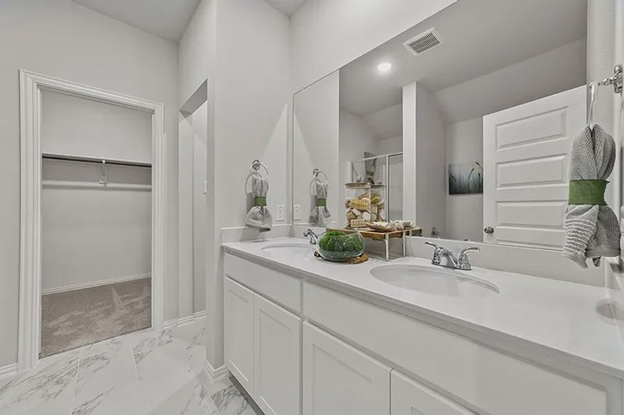 Furnished interior view inside a new home in Rolling Ridge, Van Alstyne (Image 16).
