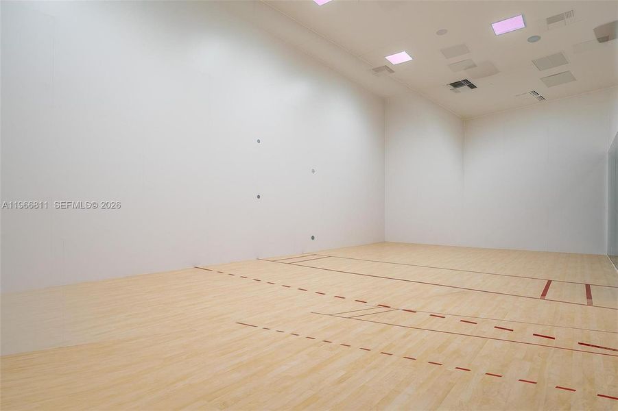 Image 71 of a home in .