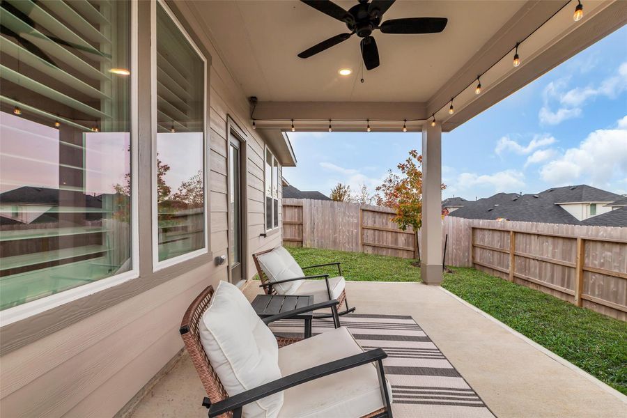 Exterior details and patio area of a home in Westridge Cove 40′, Conroe (Image 23). Exterior details and patio area of a home in Westridge Cove 40′, Conroe (Image 23).