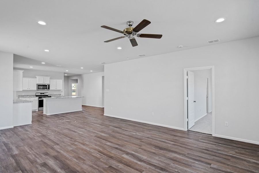 Representative unfurnished interior of a home built from the KINGSTON by D.R. Horton in Faculty Row, Abilene (Image 32).