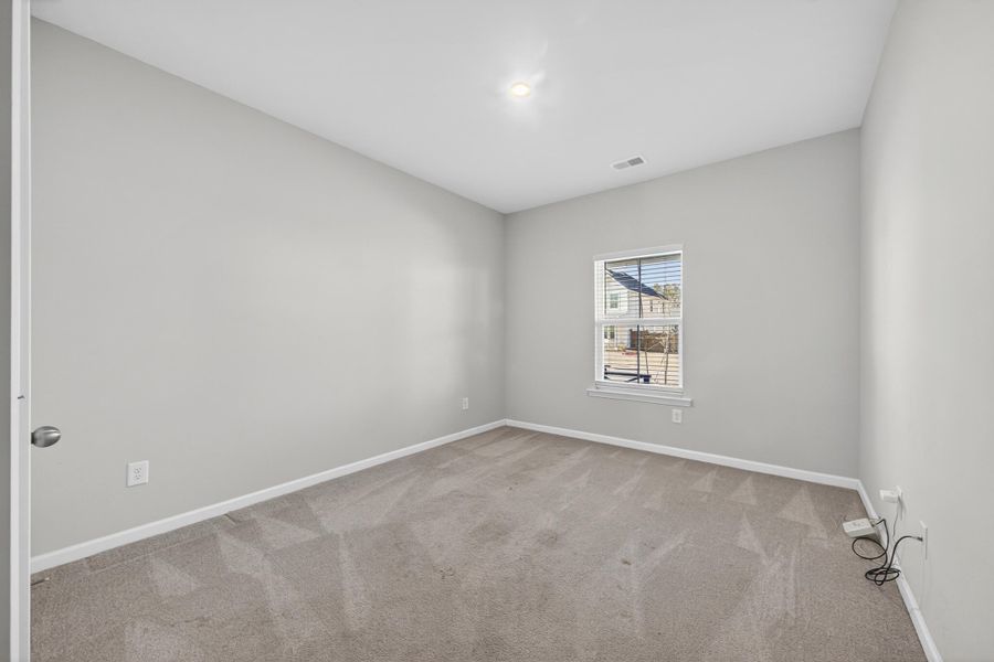 Spacious, unfurnished interior of a new home in Azalea Ridge at Summers Corner: Arbor Collection, Summerville (Image 31).