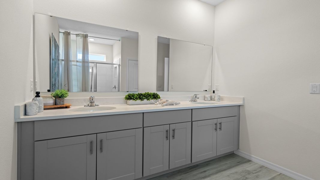 Furnished interior view inside a new home in Archers Mill, Ormond Beach (Image 10).