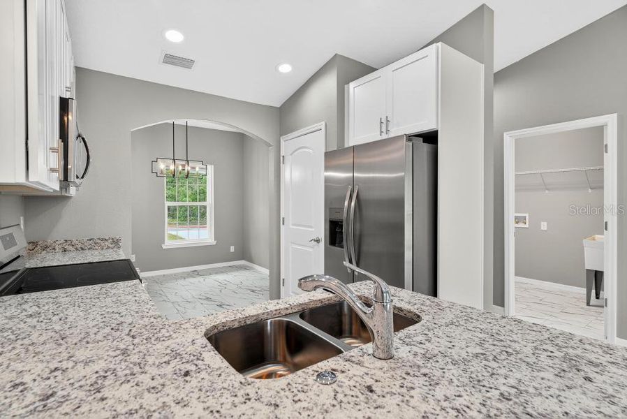 Furnished interior view inside a new home in , Ocklawaha (Image 9).