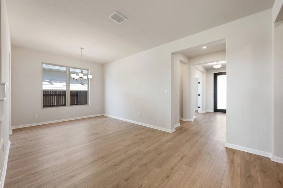 Spacious, unfurnished interior of a new home in Willow Springs, Buda (Image 25).