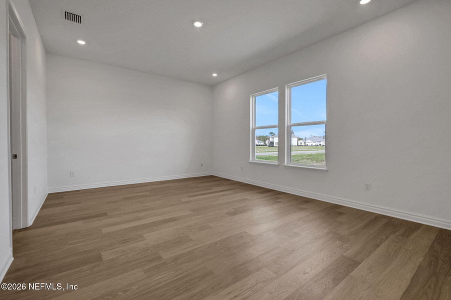 Spacious, unfurnished interior of a new home in Veranda Bay, Flagler Beach (Image 38).