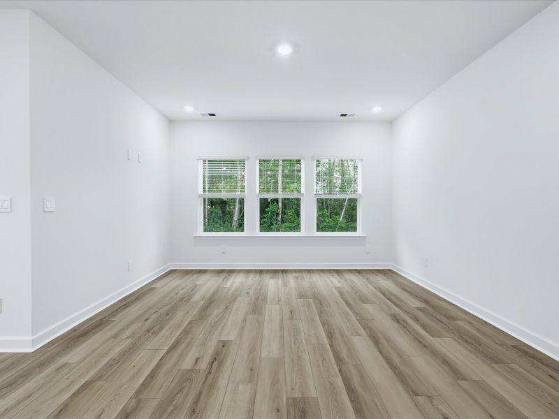 Spacious, unfurnished interior of a new home in Palmetto Place, Longs (Image 14).