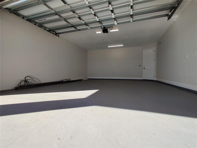 Spacious, unfurnished interior of a new home in , Tampa (Image 40).