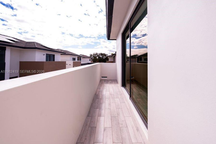 Exterior details and patio area of a home in , Miami (Image 26).