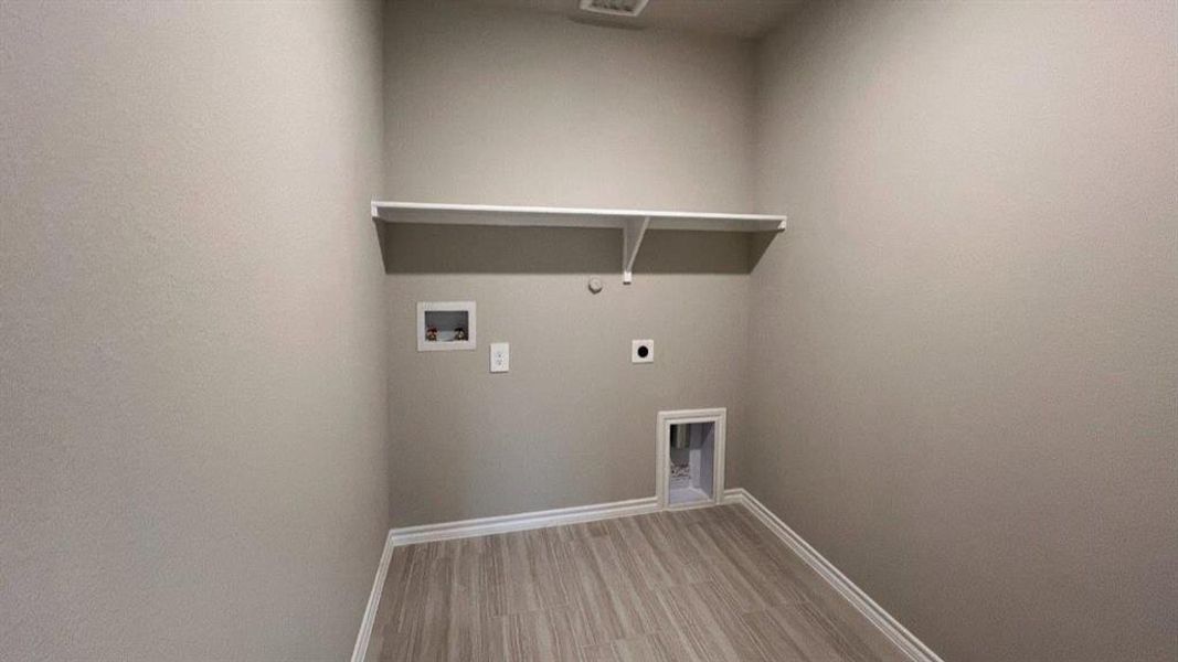 Spacious, unfurnished interior of a new home in Rosewood at Beltmill, Fort Worth (Image 15).