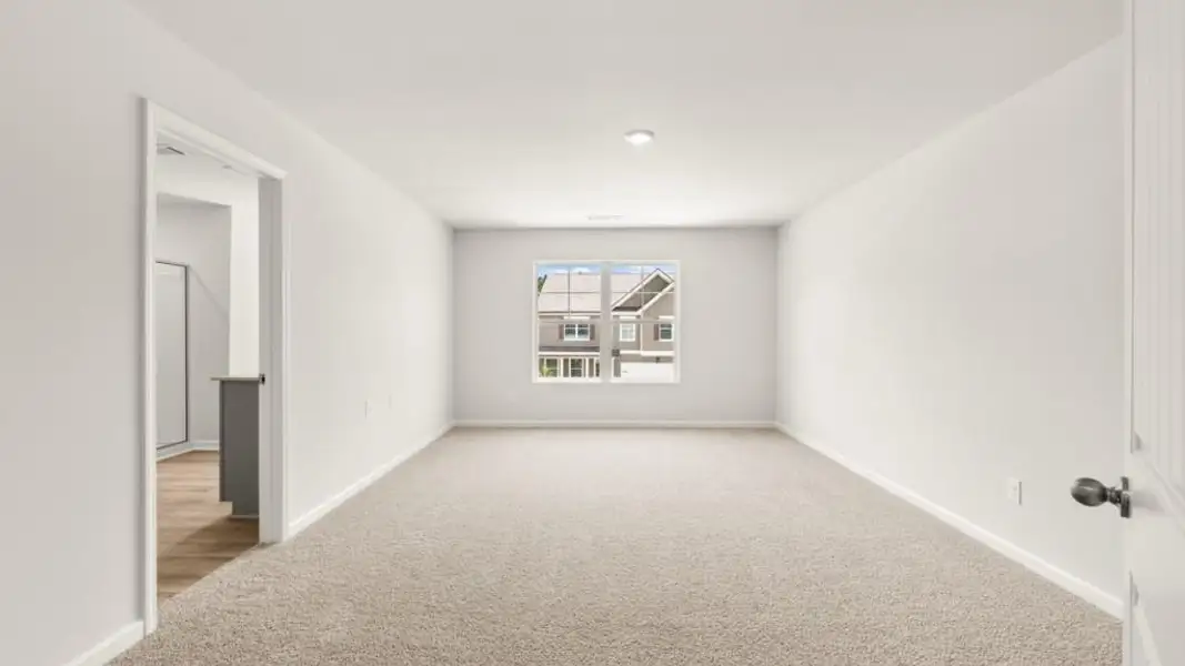 Spacious, unfurnished interior of a new home in Lost Creek, Dallas (Image 14).