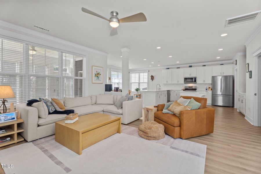 1753 Birdhaven- living kitchen 1