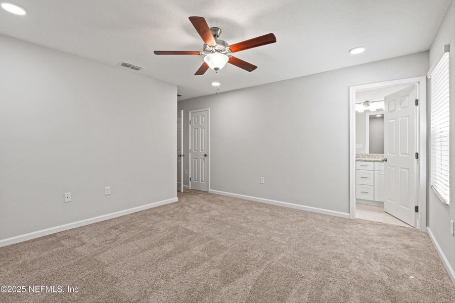 Spacious, unfurnished interior of a new home in , Jacksonville (Image 31).