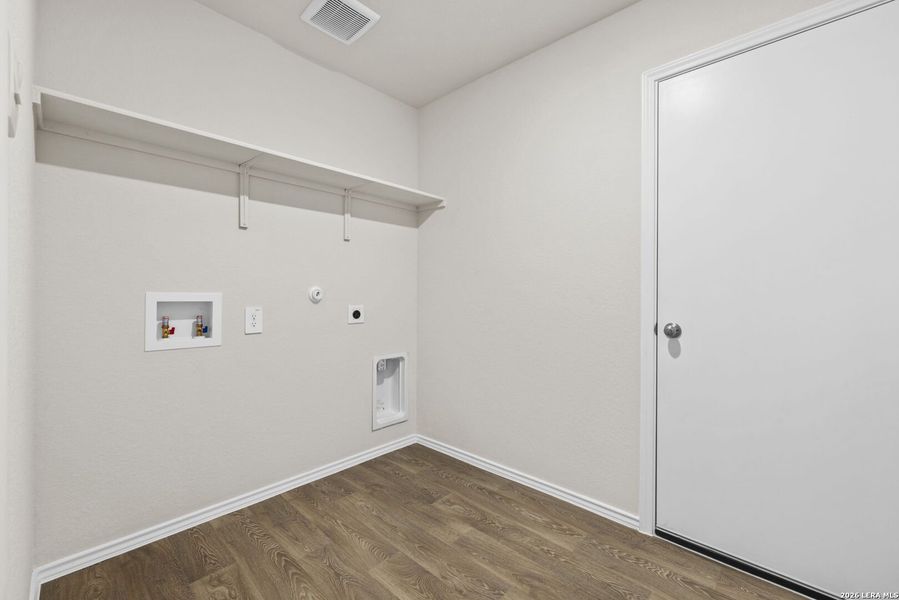 Spacious, unfurnished interior of a new home in Spring Valley, New Braunfels (Image 12). Spacious, unfurnished interior of a new home in Spring Valley, New Braunfels (Image 12).