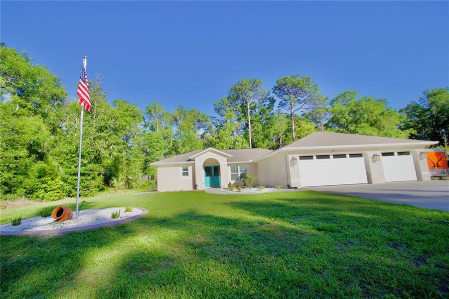 Exterior details and patio area of a home in , Brooksville (Image 4).