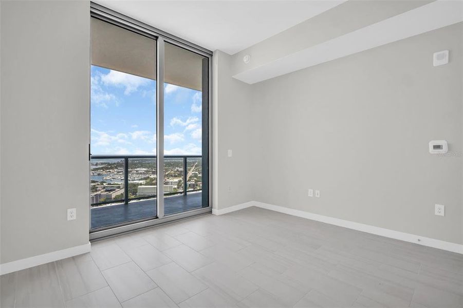 Spacious, unfurnished interior of a new home in , St. Petersburg (Image 70).