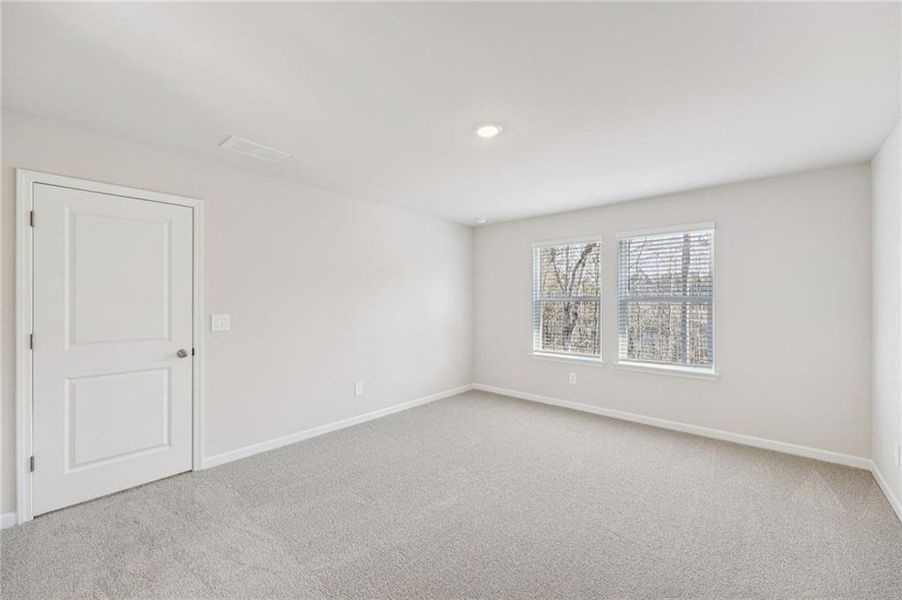 Spacious, unfurnished interior of a new home in Creekside at Oxford Park, Fairburn (Image 31).