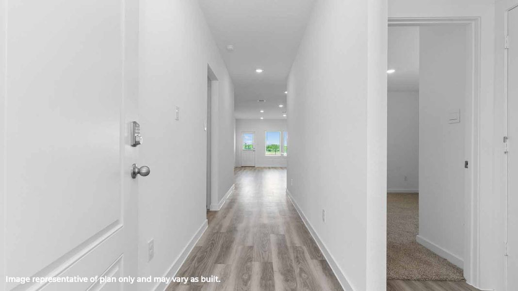 Spacious, unfurnished interior of a new home in Canterra Creek 45' and 50' Homesites, Iowa Colony (Image 9).