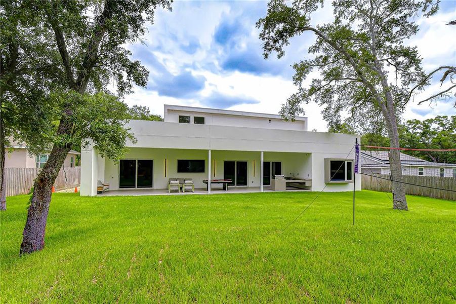 Exterior details and patio area of a home in , Tampa (Image 26).