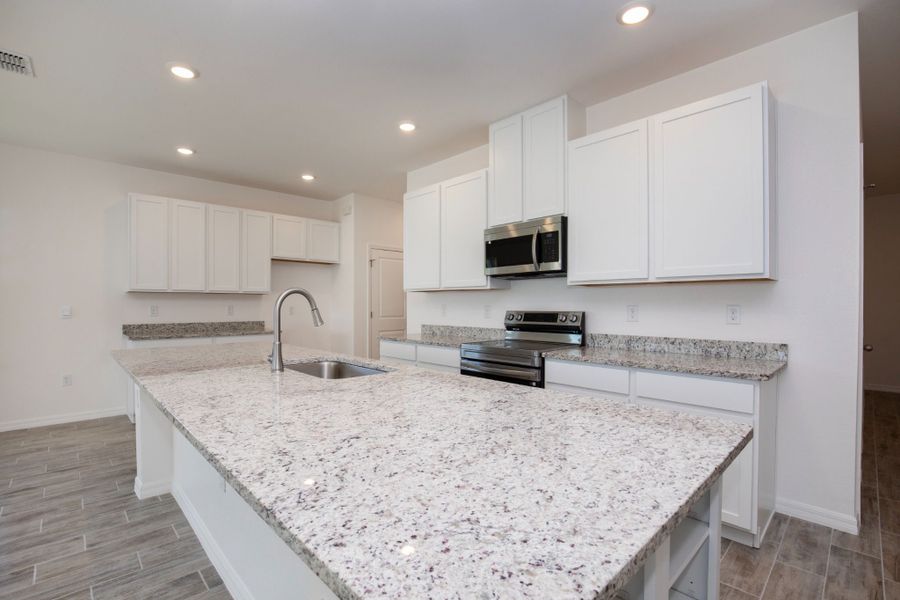 Furnished interior view inside a new home in Cape Coral, Cape Coral (Image 5).
