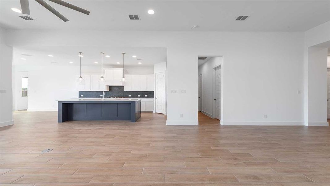 Spacious, unfurnished interior of a new home in Trinity Falls 60', McKinney (Image 19). Spacious, unfurnished interior of a new home in Trinity Falls 60', McKinney (Image 19).