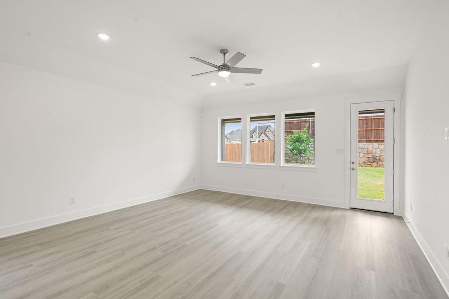 Representative unfurnished interior of a home built from the Patriot by Rockwell Homes in Wildflower Ranch, Fort Worth (Image 26).