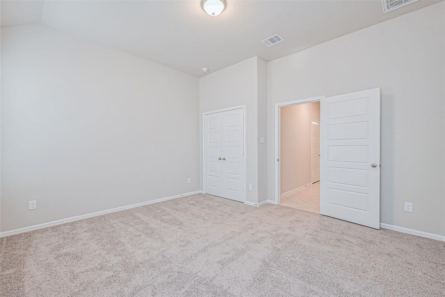 Spacious, unfurnished interior of a new home in La Segarra, Brookshire (Image 34).