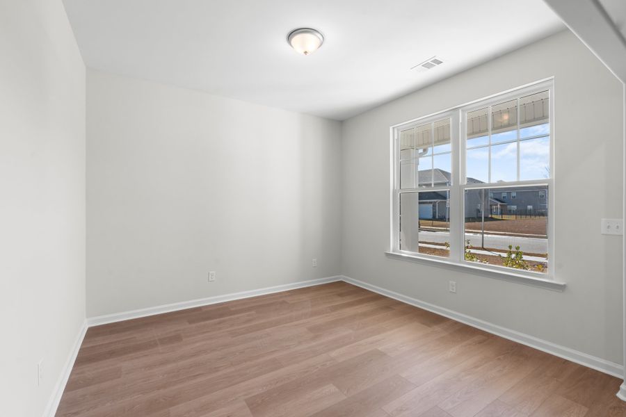 Spacious, unfurnished interior of a new home in McAllister Pointe, Richmond Hill (Image 22).