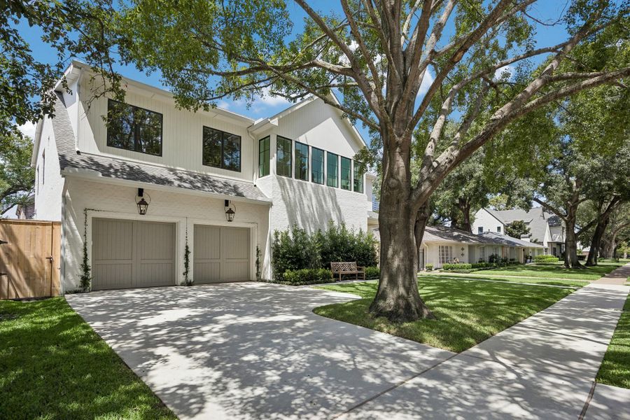Front exterior of a new home in , Houston, TX, highlighting curb appeal (Image 25). Front exterior of a new home in , Houston, TX, highlighting curb appeal (Image 25).
