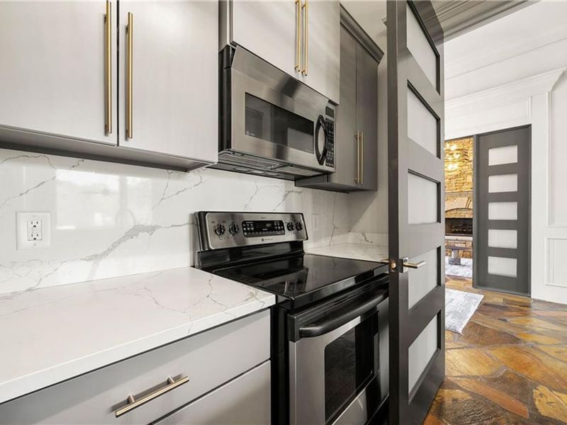 Furnished interior view inside a new home in Riverwood, Dallas (Image 15).