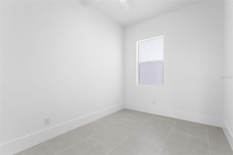 Spacious, unfurnished interior of a new home in , Lehigh Acres (Image 27).