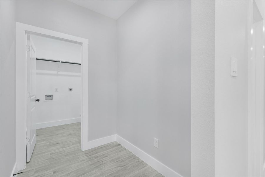Spacious, unfurnished interior of a new home in , Willis (Image 32).