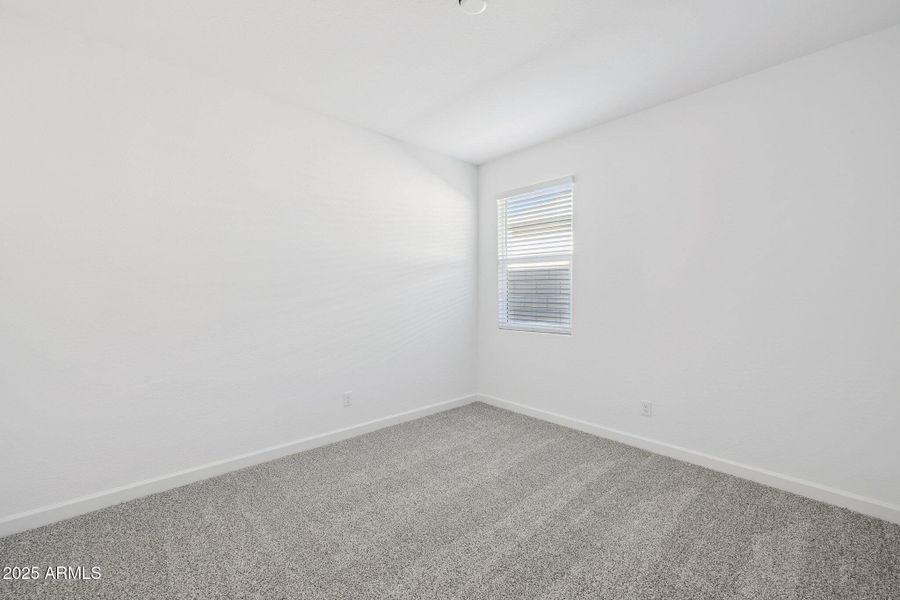 25-web-or-mls-1476-s-241st-ave