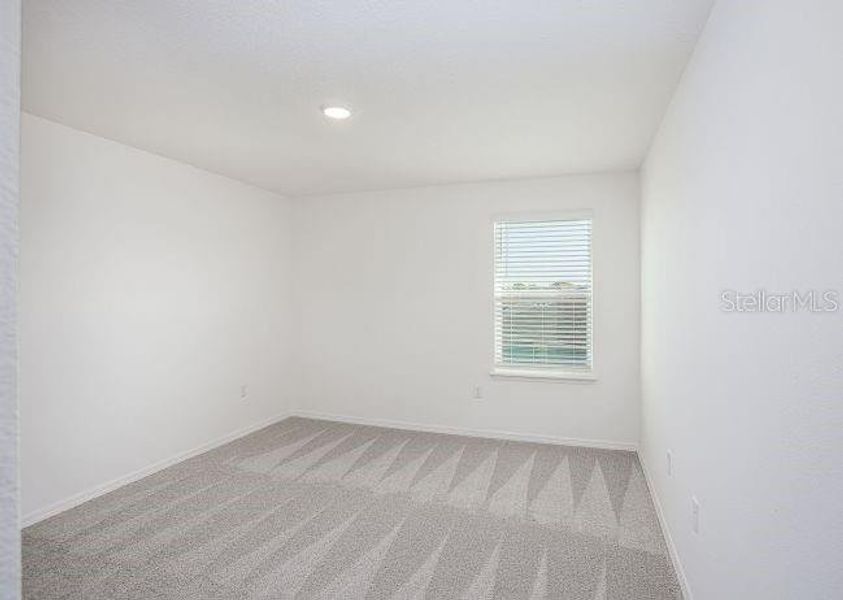 Spacious, unfurnished interior of a new home in Oakhaven Walk, Gainesville (Image 24).