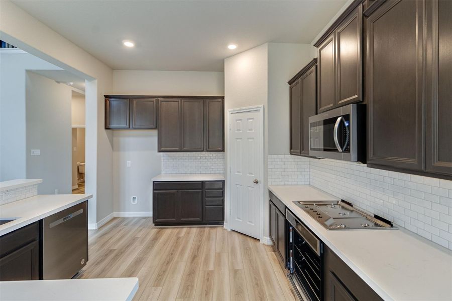 Note: Sample product photo. Actual exterior and interior selections may vary by homesite. Photo may be virtually staged