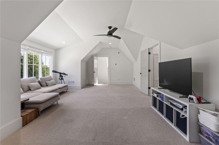 Image 84 of a home in .