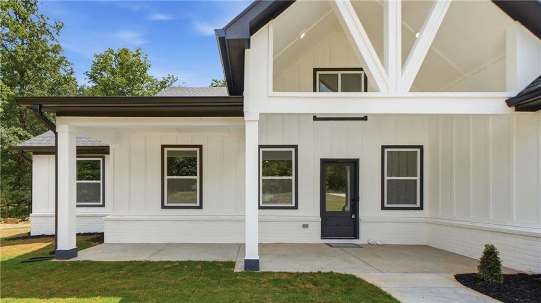 Exterior details and patio area of a home in , Griffin (Image 4).