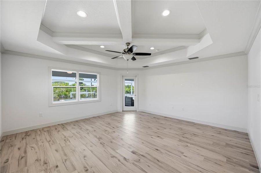 Spacious, unfurnished interior of a new home in , Port Charlotte (Image 59).