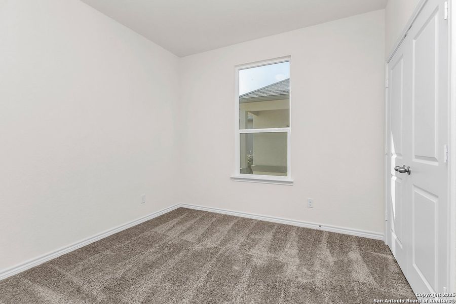 Spacious, unfurnished interior of a new home in Knox Ridge, Converse (Image 9).